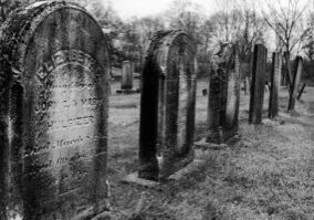 tombstones-3031047__340